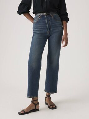 Levi’s Ribcage Straight Ankle Jeans